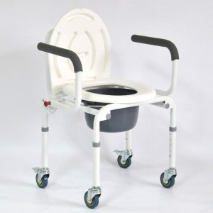 Стул-кресло с санитарным оснащением FS813 (на 4-х колесах)